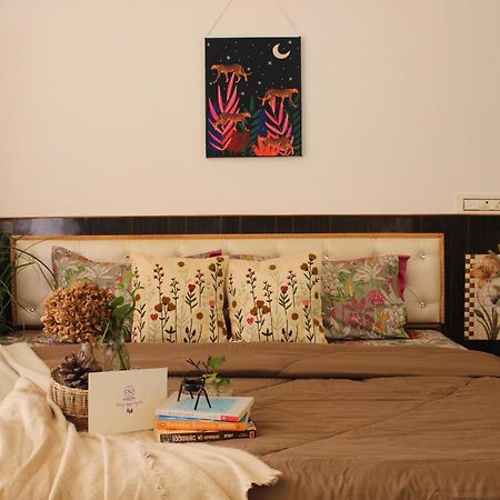 La Casa By Cosmic Kriya Hostel Bir  Exterior photo